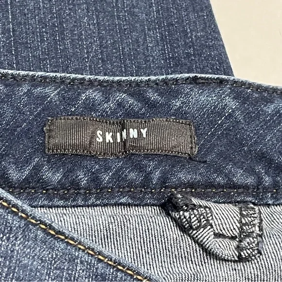 Torrid Denim Skinny Jeans Ripped Distressed Womens Plus 24R - Picture 3 of 4